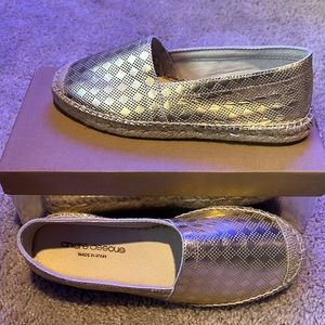 ILIA
PLATINO Gold mule , Leather upper, Leather insole and Rubber Sole